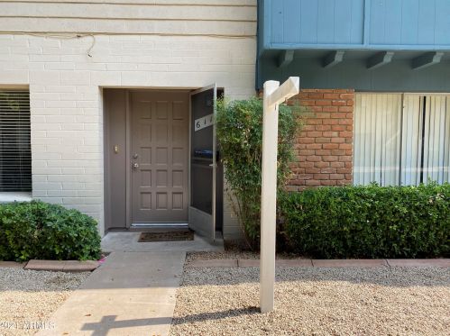 6111 Granite Reef Rd, Scottsdale, AZ 85250-5868