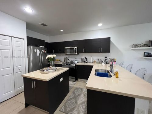 7042 103rd Path, Miami, FL 33178-5054