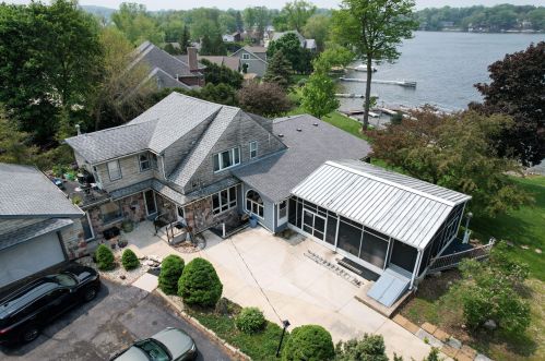 28820 Beach Dr, Waterford WI  53185-2502 exterior