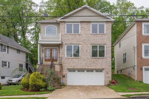 15 Woodside Ave, Paterson, NJ 07506-2225