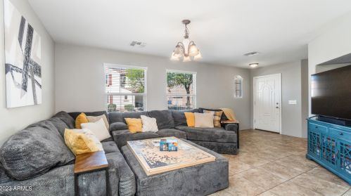 2259 Buckaroo Trl, Gilbert, AZ 85295-3522