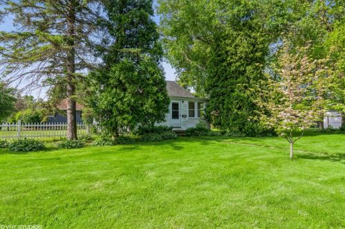 1100 Garfield St, Hobart, IN 46342-6032