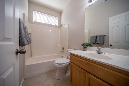 1117 Walnut Grove Ln, Simi Valley CA  93065-3394 exterior