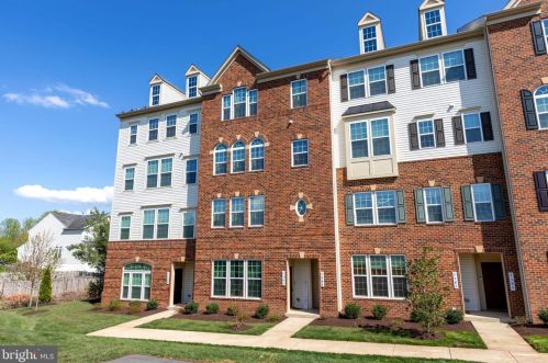 7584 Brunson Cir, Gainesville VA  20155 exterior