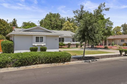 1429 Montclair Dr, Modesto CA  95350-0647 exterior