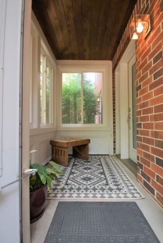 2810 Marshall Ct, Madison, WI 53705-2258