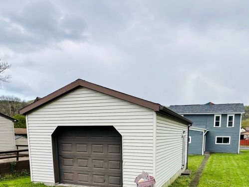 1615 5th Ave, Beaver Falls PA  15010-4028 exterior