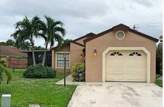 2421 82nd Ave, Hollywood FL  33024-3518 exterior