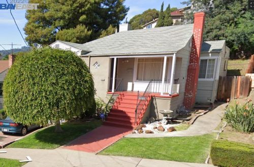 4424 Camden St, Oakland, CA 94619-2638