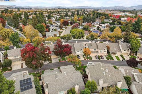 1547 Trimingham Dr, Pleasanton CA  94566-8407 exterior