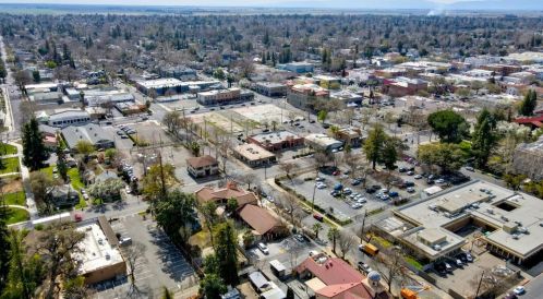 913 Court St, Woodland CA  95695-3520 exterior