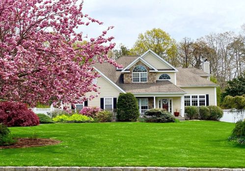 43 Ridgefield Dr, Shoreham, NY 11786-2035