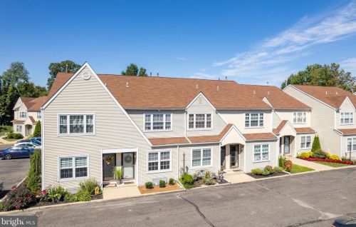 111 Beechwood Ave, Camden, NJ 08107-1361