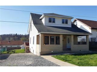 6205 Roslyn St, Mckeesport, PA 15135-1132