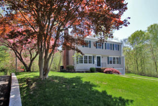 251 Taunton Rd, Fairfield, CT 06824-3841