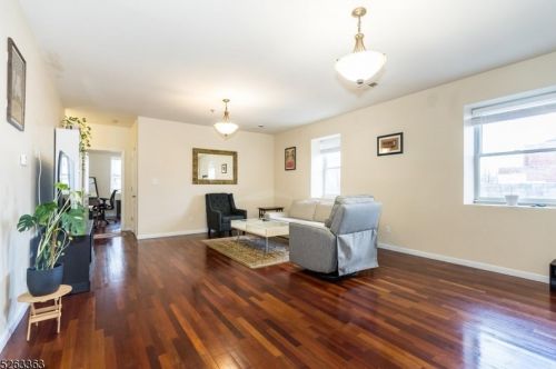 33 New York Ave, Newark NJ  07105-1281 exterior