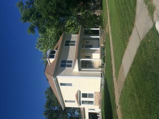 502 2nd St, Casselton, ND 58012-3507