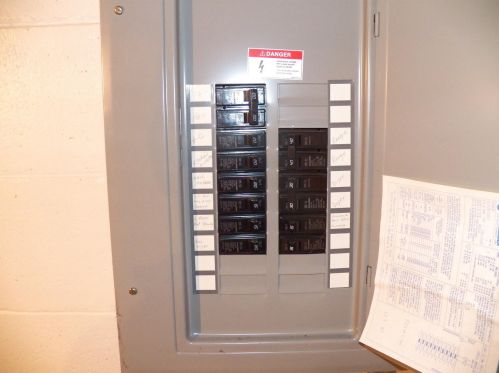 3360 Honey Crk Dr, Milwaukee WI 53221-4062 exterior