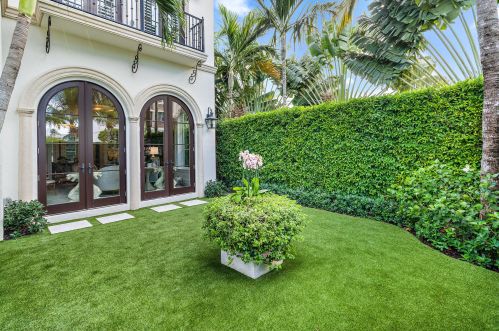 444 Chilean Ave, Palm Beach FL  33480-4529 exterior