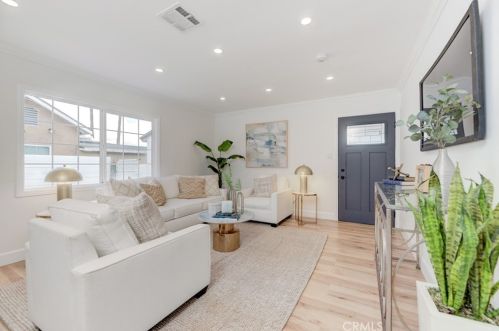 7812 Peachtree Ave, Van Nuys CA  91402-6514 exterior