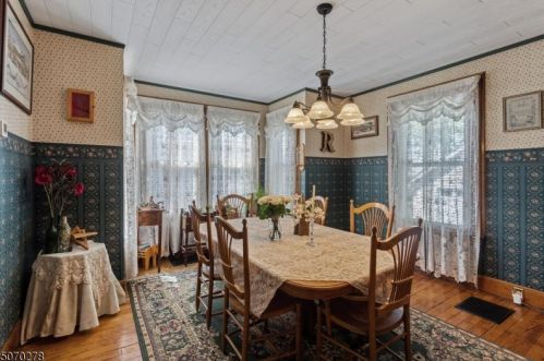 320 Walnut St, Roselle Park NJ  07204-2012 exterior