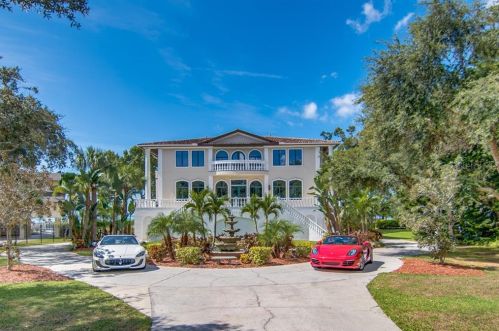 780 Florida Ave, Tarpon Springs, FL 34689-2111