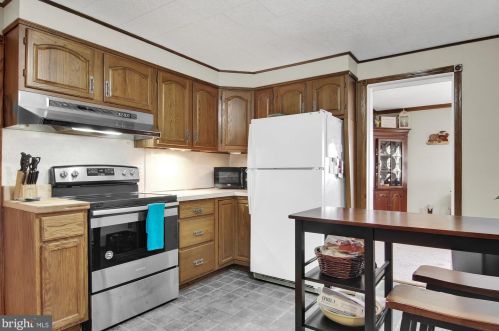 23 Maple Ave, Camp Hill, PA 17011-4119