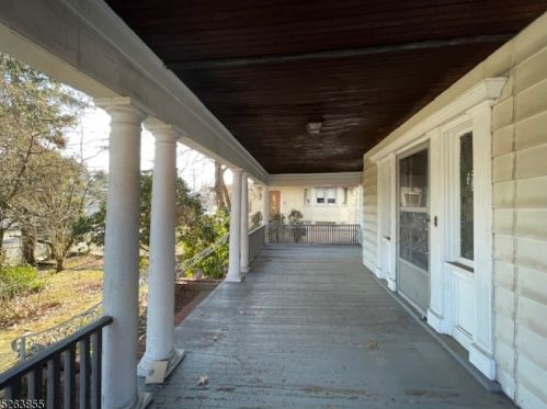 112 Valley Rd, Montclair, NJ 07042-2321