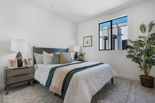 15307 Lemay St, Van Nuys CA 91406-5400 exterior