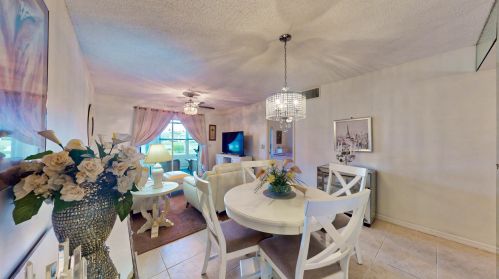 402 Grv Isle Cir, Vero Beach FL 32962-8507 exterior