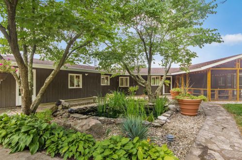 470 Moorefield Rd, Springfield, OH 45502-9276