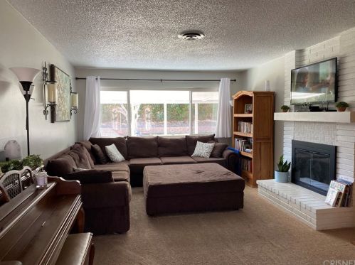 43717 Albeck Ave, Lancaster CA 93536-5746 exterior