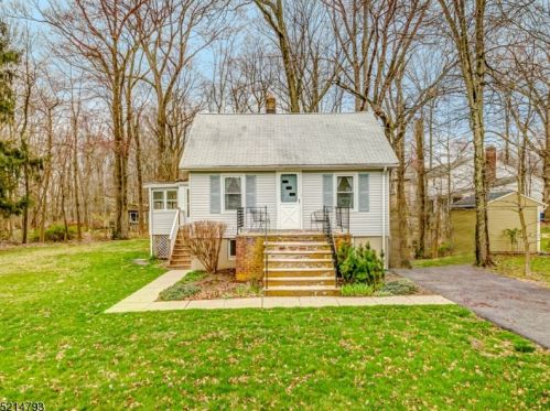 5 Fairfield Ave, Warren, NJ 07059-5705