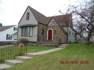 711 Oakmont Ave, Erie, PA 16505-1630