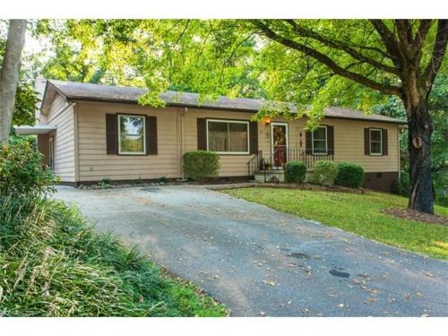 112 Amelia Dr, Hendersonville, NC 28792-2100