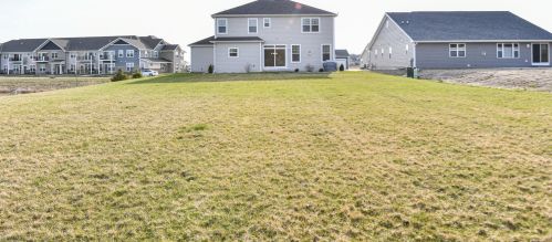 9110 Creekside Cir, Kenosha WI  53158-3245 exterior