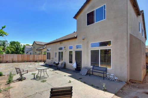 8675 Tennis Club Ct, Elk Grove CA  95624-3291 exterior