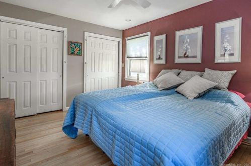 155 Greenbriar Rd, Meriden CT 06450-6810 exterior