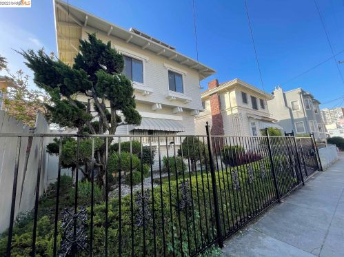 1546 3rd Ave, Oakland, CA 94606-1715