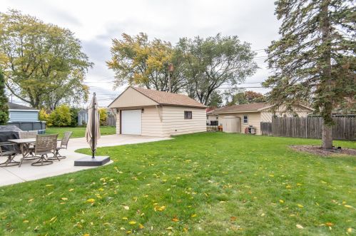 2951 97, Milwaukee WI 53227-3626 exterior