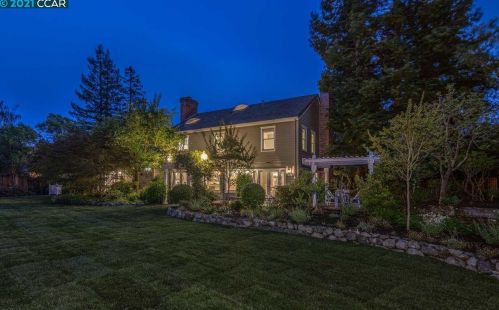 102 Meadow View Rd, Orinda, CA 94563-3213