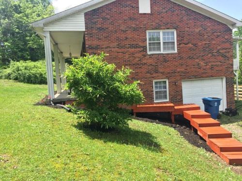 1511 Corinth Rd, Lawrenceburg, KY 40342-9583