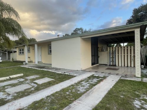 128 Prima Vista Blvd, Fort Pierce, FL 34983-8464