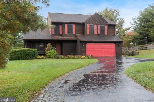 1341 Westminster Dr, Downingtown PA  19335-3652 exterior