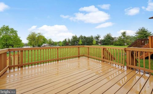 104 Vlg Grn Dr, Gilbertsville PA  19525-9500 exterior