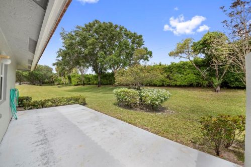 7617 Is Breeze Ter, Boynton Beach FL  33437-5403 exterior