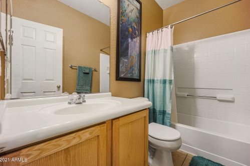 2575 Amber Sun Dr, Phoenix AZ 85085-5076 exterior