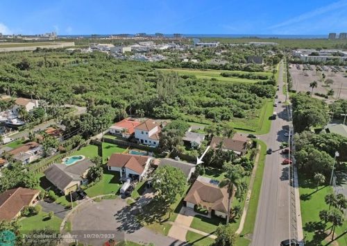 212 2nd Ct, Dania Beach FL  33004-4813 exterior