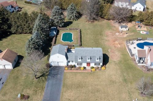 89 Lamentation Dr, Kensington, CT 06037-3731