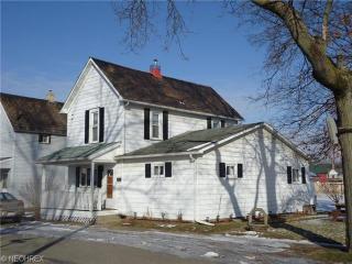 116 Liberty St, Newcomerstown, OH 43832-1142